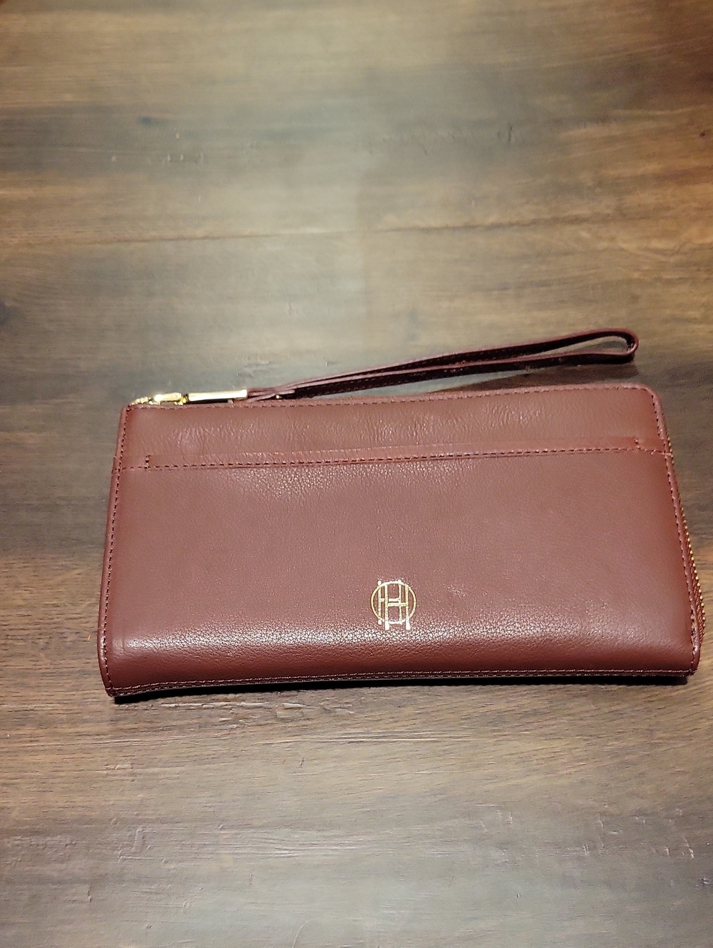 House of Harlow 1960 Burgundy Wristlet Wallet with Gold Logo